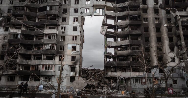 Illustration de Chaos en Ukraine : l'escalade inévitable ? Ukraine-war-destroyed-city