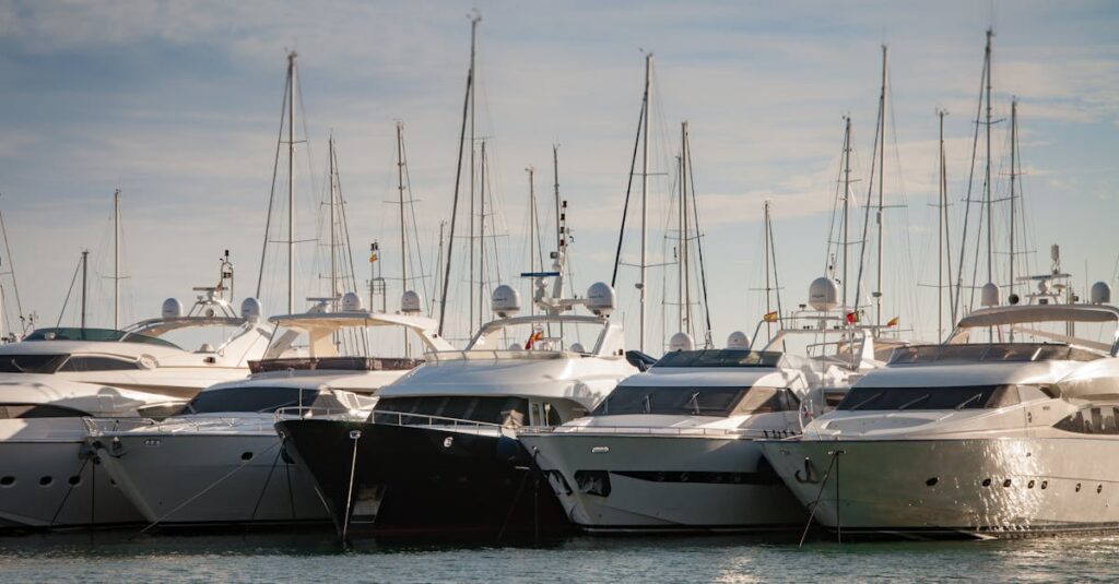 Illustration de Posséder un bateau : un rêve qui vire au cauchemar financier ? expensive-boat-maintenance