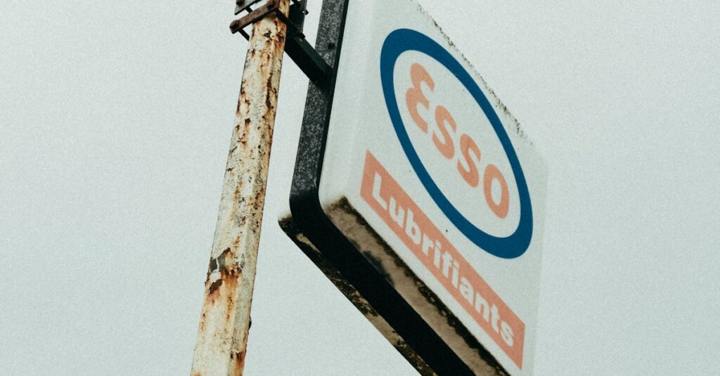 Illustration de Chute alarmante des prix du pétrole : l'Opep+ menace le marché oil-prices-decline