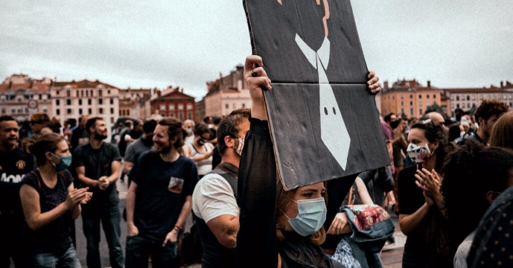 Illustration de La France, pays des inégalités : un gouffre se creuse protest-inequality-France