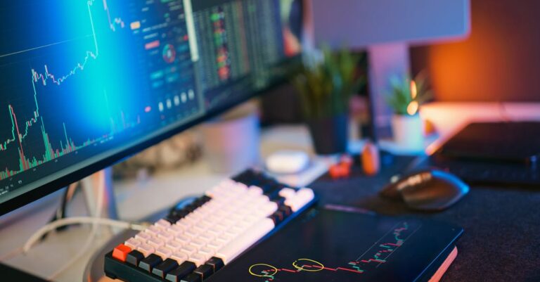 Illustration de Mexedia : une chute boursière orchestrée par la manipulation de cours ? stock-market-manipulation-fraud