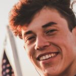 young-disillusioned-expatriate