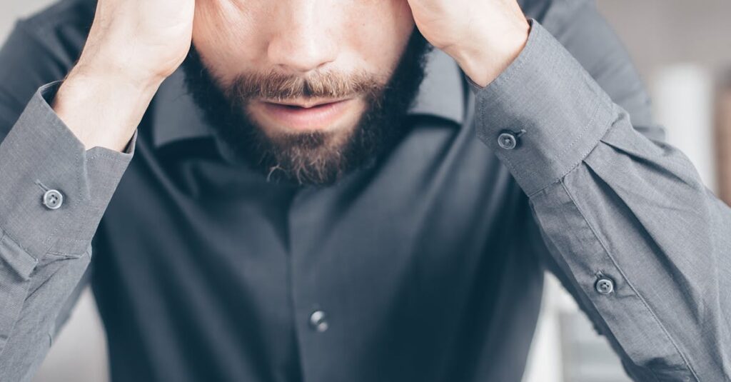 Illustration de L'Europe, fossoyeur de l'innovation : le coût exorbitant de l'échec Businessman-frustrated-bankruptcy