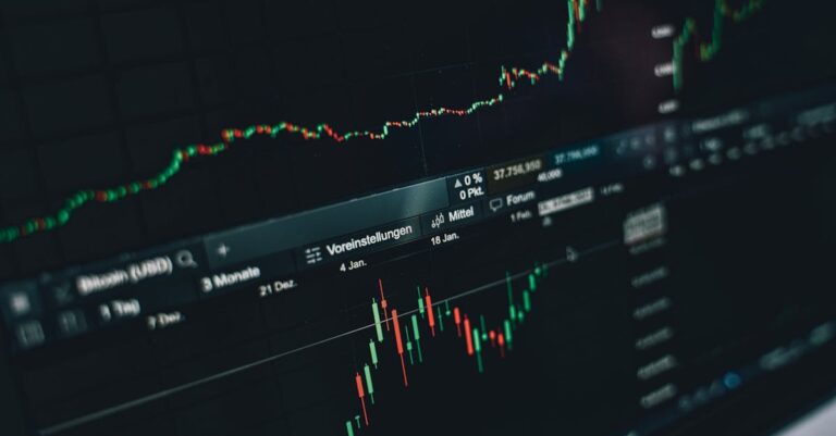 Illustration de La France perd sa crédibilité budgétaire : un déclin alarmant France-economy-decline