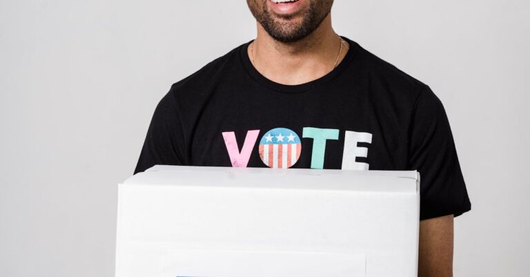 Illustration de Défiance politique : la France bascule dangereusement à l'extrême droite French-election-ballot-box-3