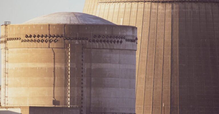Illustration de Catastrophe imminente : L'Iran libéré des contraintes nucléaires Iranian-nuclear-facility