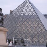 Louvre-museum-robbery-3
