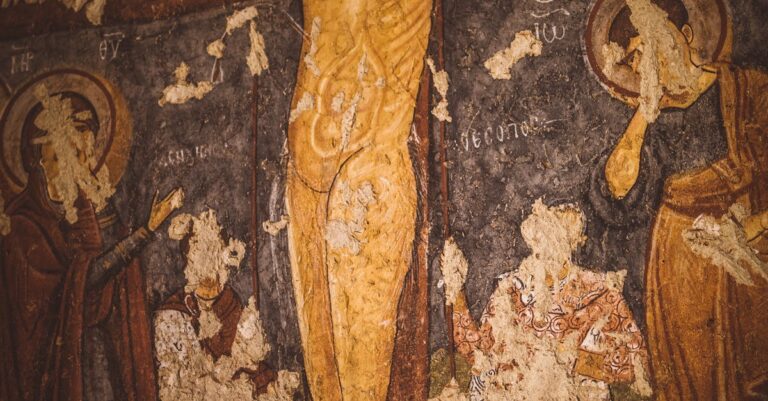 Illustration de Catastrophe en vue : Saint-Louis du Sénégal s'effondre Saint-Louis-cathedral-deterioration