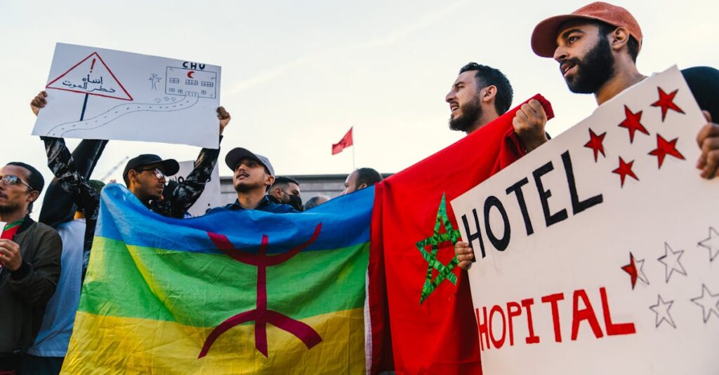 Illustration de Libération d'otage : la Cisjordanie s'enflamme politiquement Shilo-protest-Israeli-flags