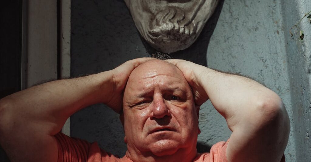 Illustration de Sécurité sociale : 80 ans de déclin, un fardeau menaçant aging-population-burden