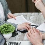 couple-signing-contract