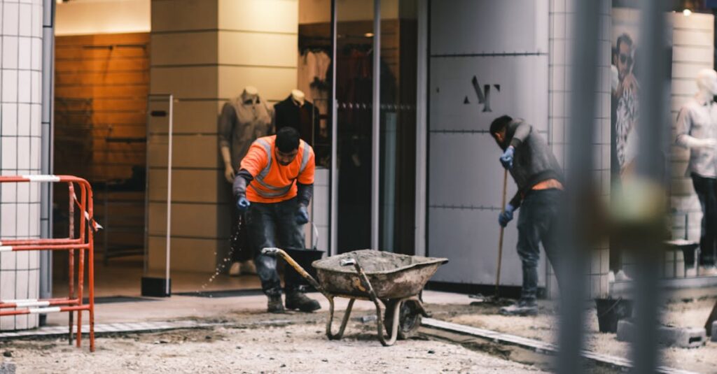 Illustration de Travailleurs essentiels : La promesse brisée de Macron essential-workers-France