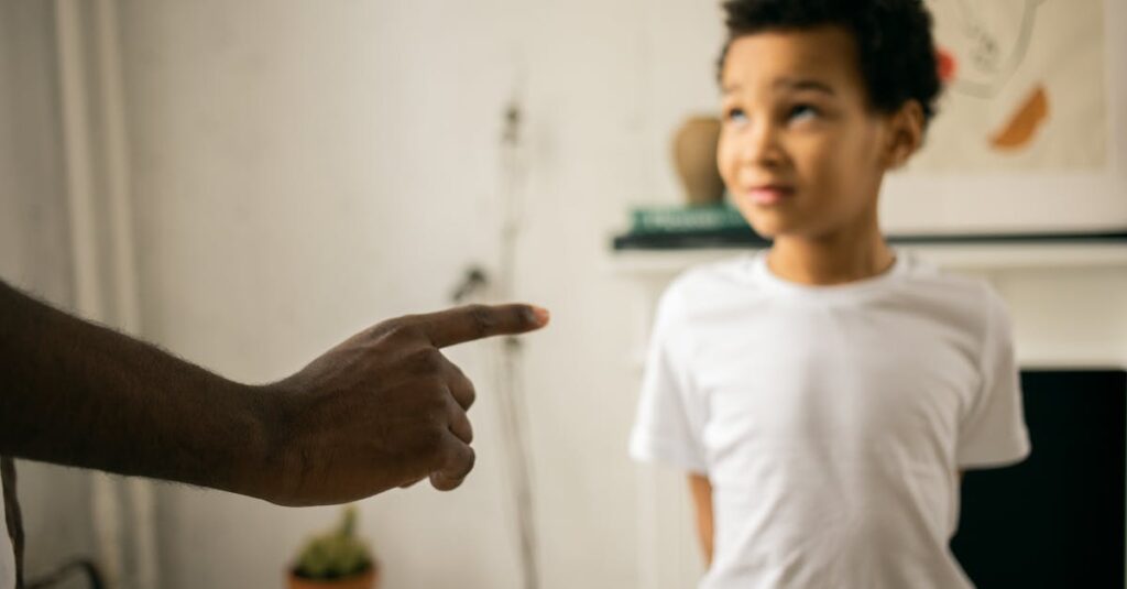 Illustration de Affaire Rayan : Un Enlèvement Familial Aux Conséquences Dramatiques father-son-conflict