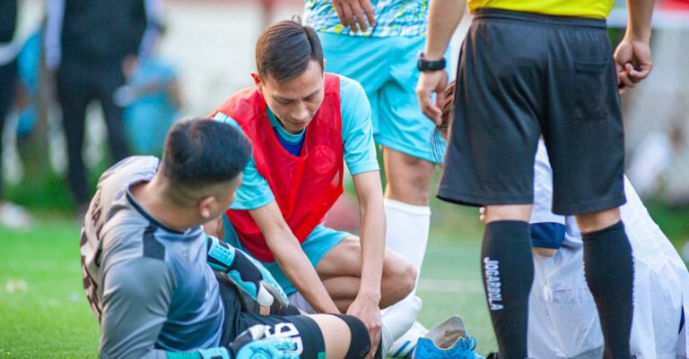 football-player-injured