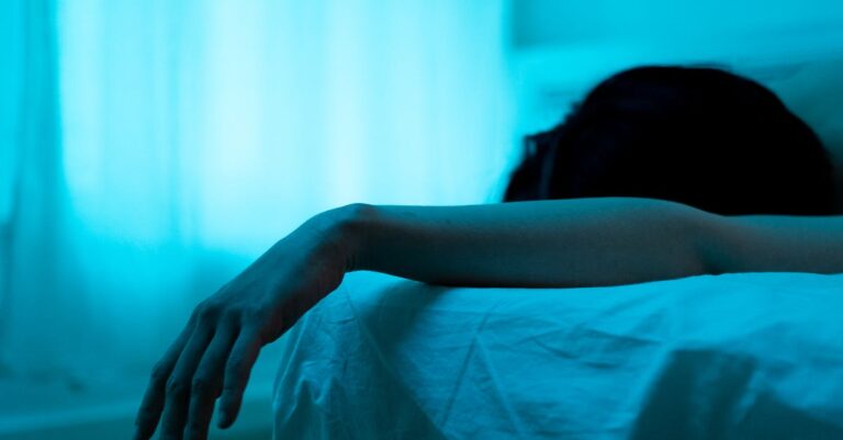 Illustration de Maladies professionnelles : un système archaïque qui sacrifie les victimes sick-worker-frustration
