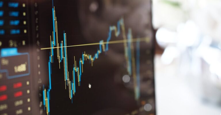 Illustration de ETF à effet de levier : le piège qui menace votre épargne stock-market-crash-7