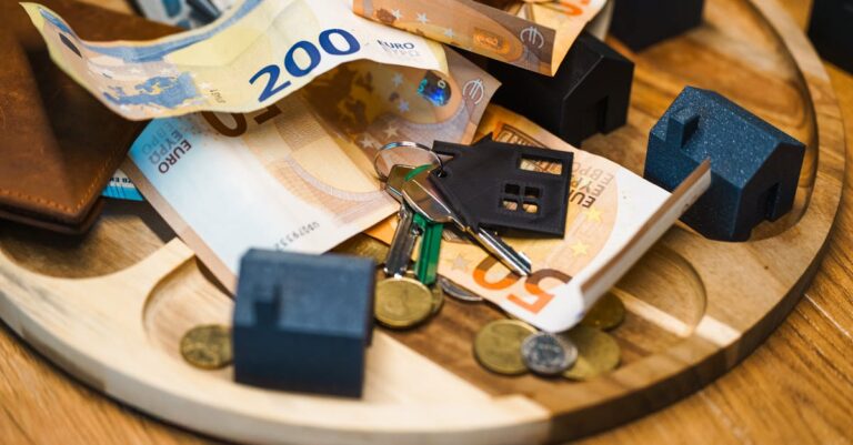 Illustration de Immobilier : le cauchemar des primo-accédants s'aggrave taxes-on-real-estate
