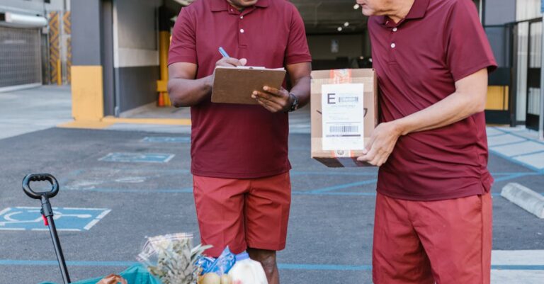 Auchan-supermarket-employees