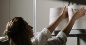 Illustration de BYD : la coûteuse opération séduction qui cache une détresse BYD-factory-China-journalists