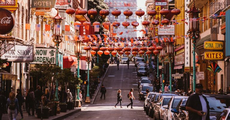 China-US-flags-confrontation