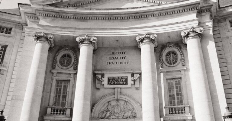 College-de-France-Paris-controversy