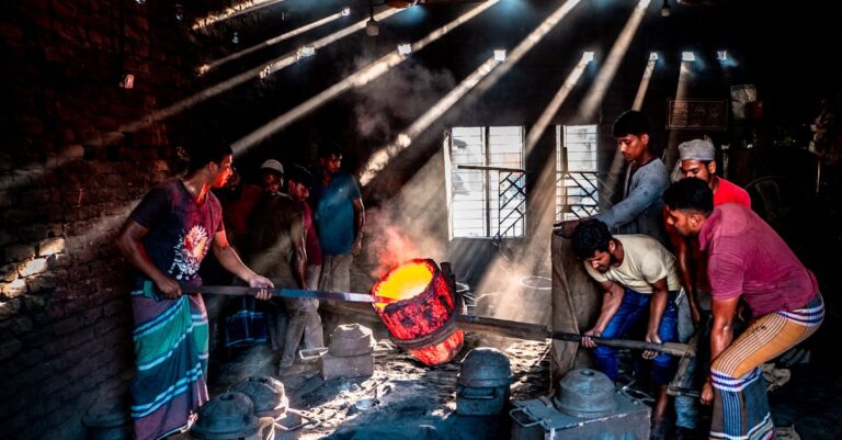 French-factory-decline-economy