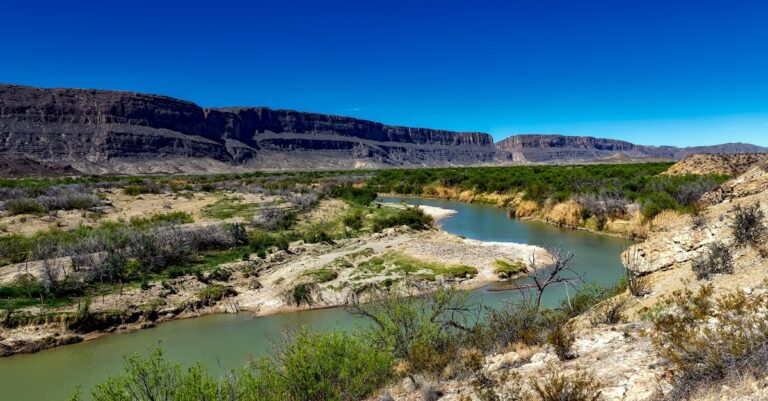 Orontes-river-drought-Syria