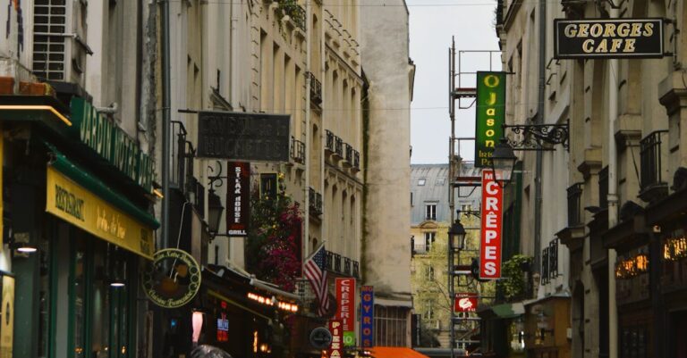 Paris-Saint-Michel-abandoned-shops