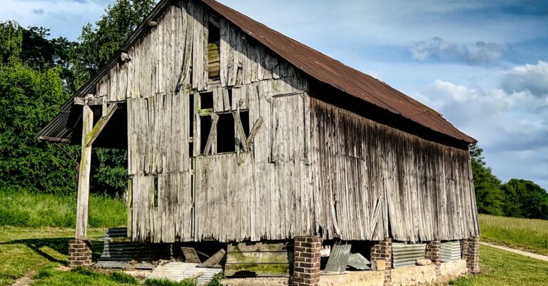 abandoned-farm-France