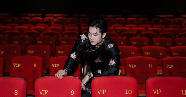 disappointed-audience-cinema