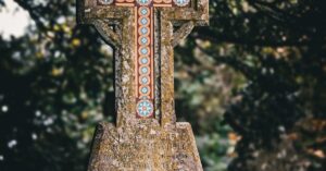 dismantled-tombstone-cemetery