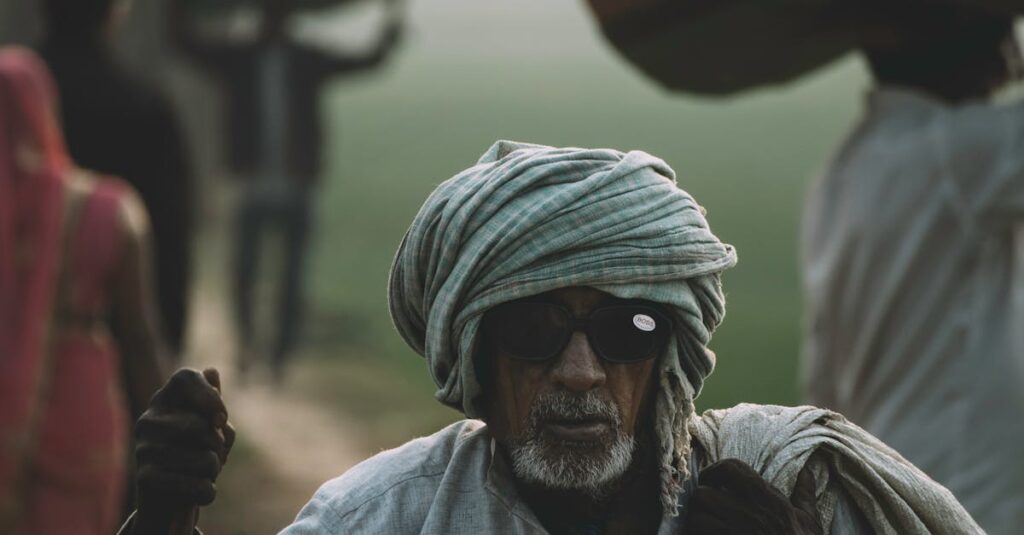 elderly-walking-uncertain