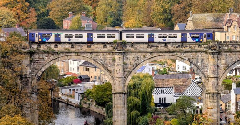 knife-attack-train-UK