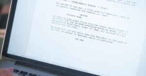screenwriter-using-AI-software
