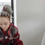 sick-person-consultation-doctor