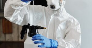 Illustration de ChatGPT sous le feu des critiques après des suicides dévastateurs suicide-prevention-technology-danger