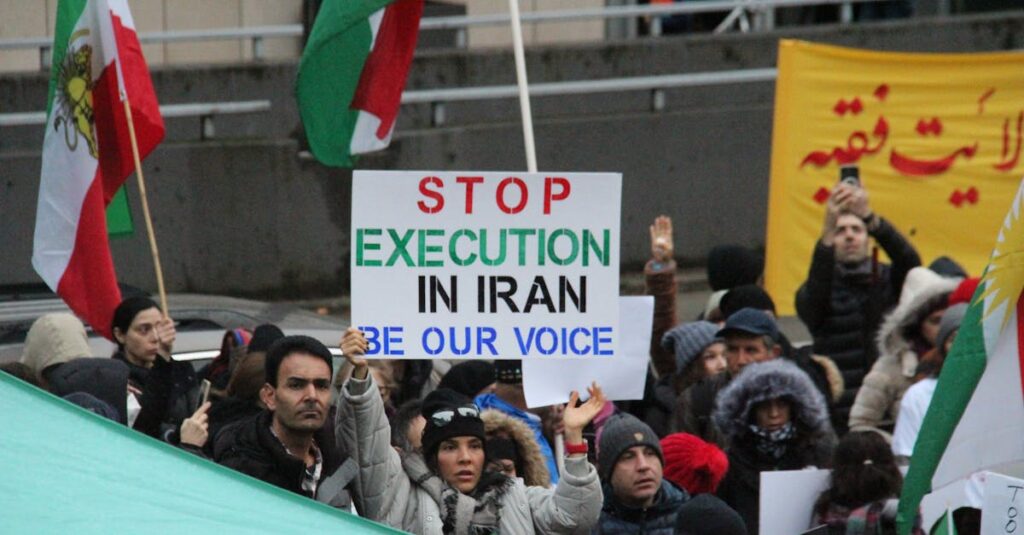 Iranian-woman-protesting