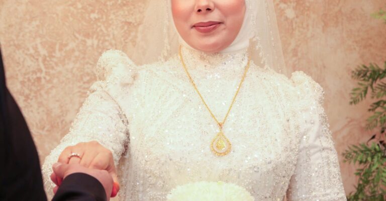 Macron-Xi-Jinping-handshake-1