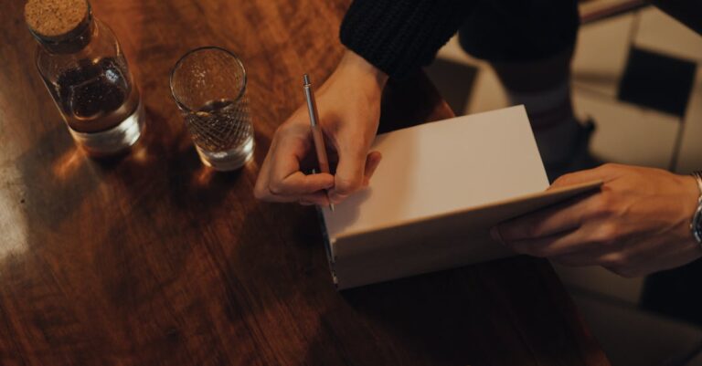 Nicolas-Sarkozy-book-signing-2
