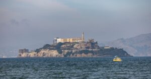 Illustration de Sarkozy ose publier son 'Journal d'un prisonnier' Nicolas-Sarkozy-prison-11