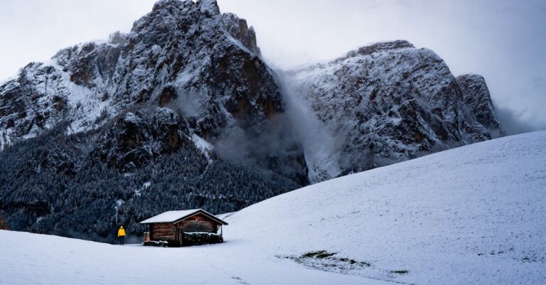 dinosaur-footprints-mountains-Italy