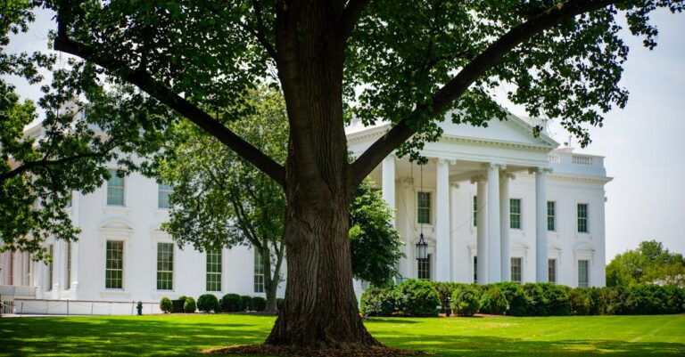 Donald-Trump-Kevin-Warsh-Federal-Reserve