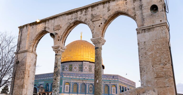 Jerusalem-UNRWA-building-fire