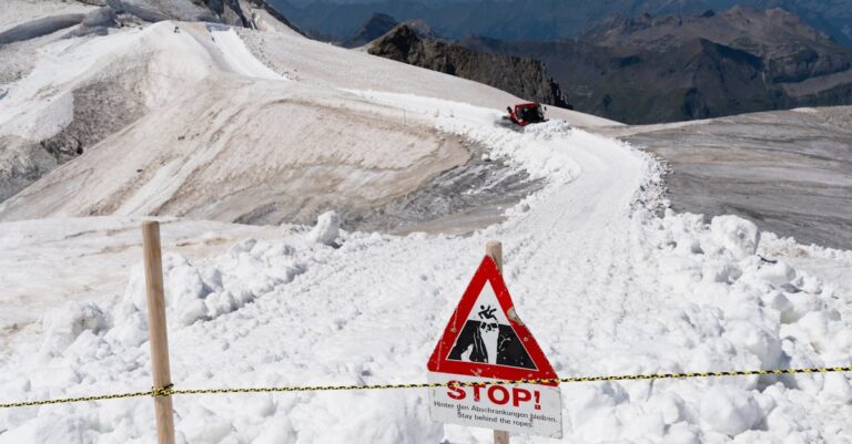 ski-resort-avalanche