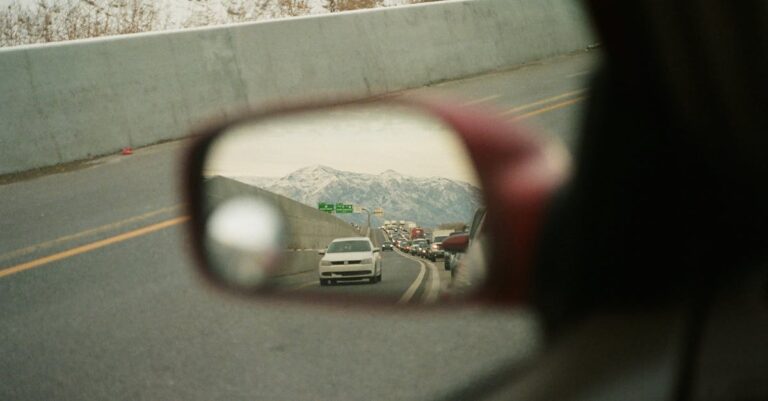 snowy-mountain-traffic-jam