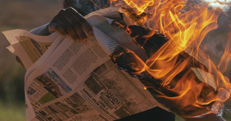 Illustration de Mélenchon face au chaos: déni et accusations après un drame Melenchon-speech-chaos