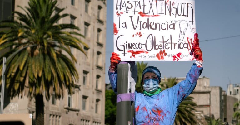 Illustration de Chaos au Mexique : la mort d'El Mencho déchaîne la violence Mexican-cartel-violence-1