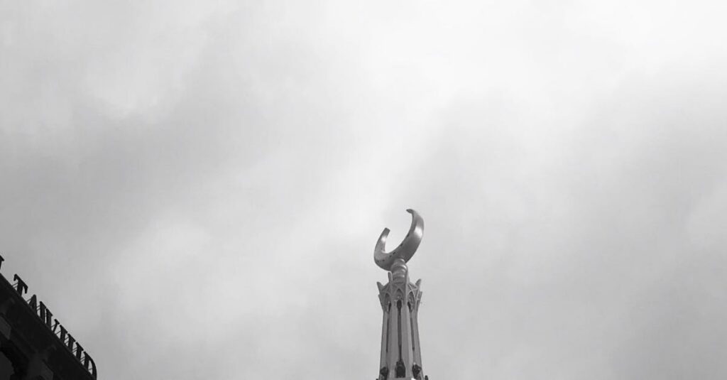 Illustration de Raphaël Arnault: Le Scandale Qui Plonge LFI Dans le Chaos Raphael-Arnault-controversy