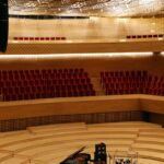 empty-agricultural-hall-Paris