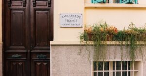 Illustration de Affaire Epstein : Un diplomate français, lié à Engie, éjecté après le scandale Diplomat-scandal-Jeffrey-Epstein